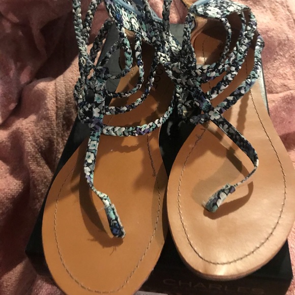 Sandals - Picture 2 of 3